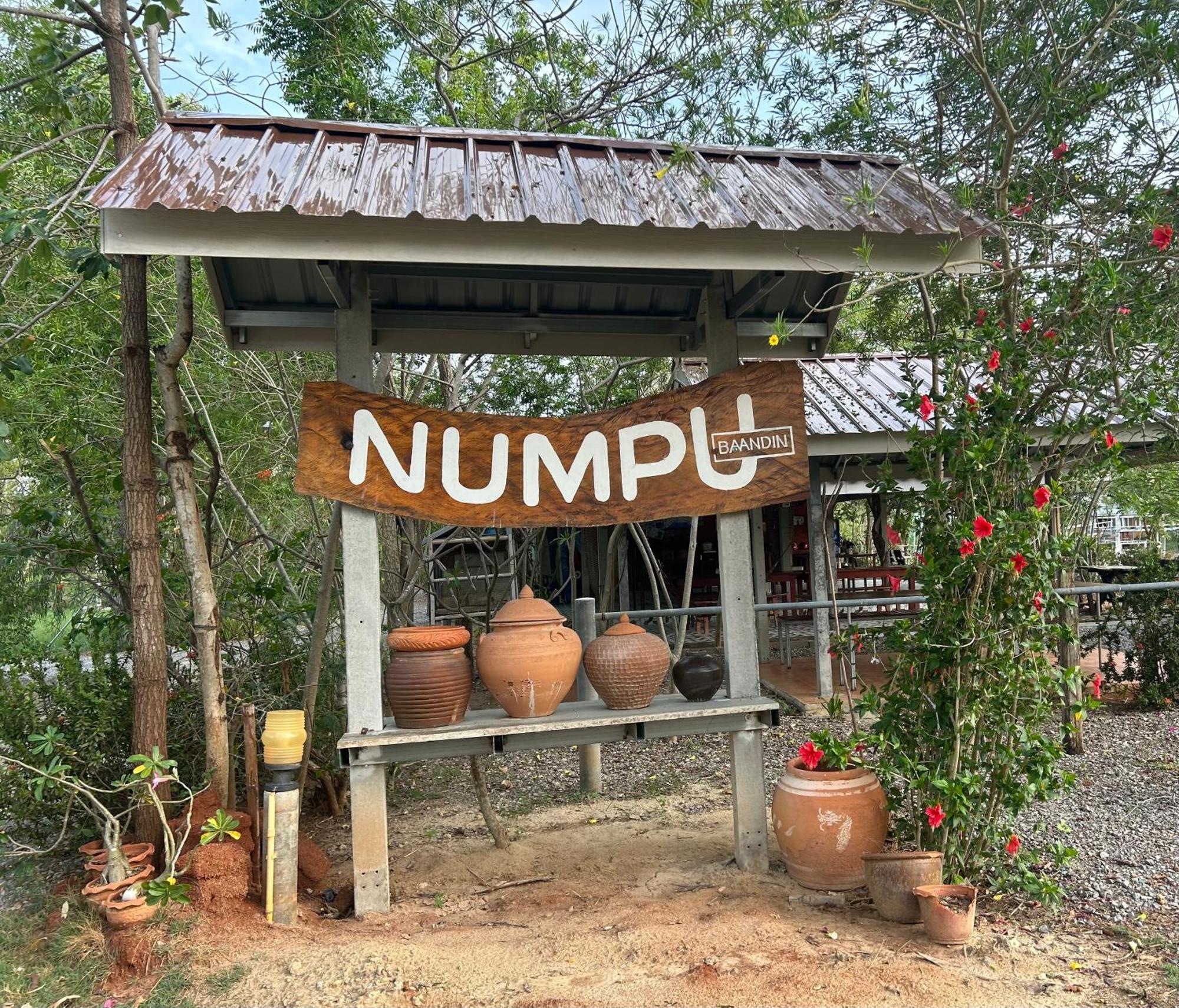 Numpu Baandin Hotel Szamroijot Kültér fotó